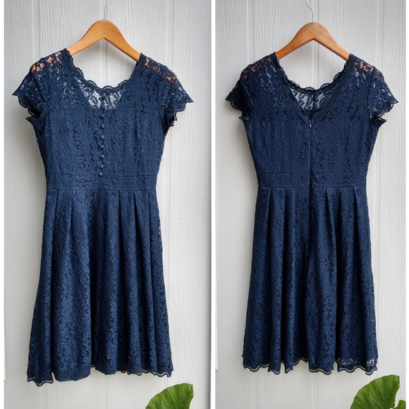 Stretchy Lace Dress Size Medium Navy - Picture 1 of 5